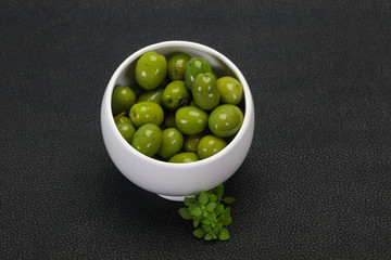 Green Campo Real olives in the bowl