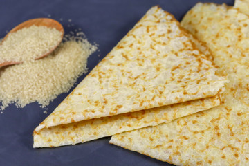 crêpes bretonnes sur une table