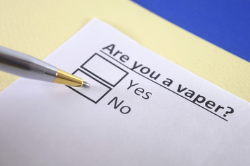 Obraz premium One person is answering question about vaper.