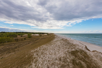Fototapeta na wymiar Blick über die Hohe Düne von Pramort auf die Ostsee