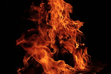 Flammen in einer Feuerschale