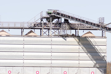 Conveyor belt of a sand extraction installation In Nijmegen, Netherlands