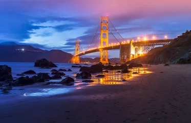 Papier Peint photo Pont du Golden Gate Golden Gate bridge de nuit à San Francisco - USA