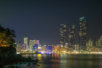 Fototapeta na wymiar The night view of Haeundae Beach and skyscraper in Busan, Korea
