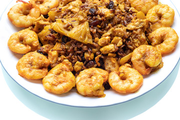 homemade pineapple fried rice with shrimp, healthy gourmet food recipe, good work from home lunch idea