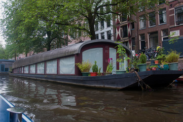 Fototapeta na wymiar Péniche à Amsterdam