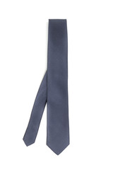 Cravate bleue pliée isolée sur fonc blanc