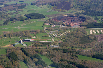 Paysage de l' Auvergne et de ses volcans, vue aérienne