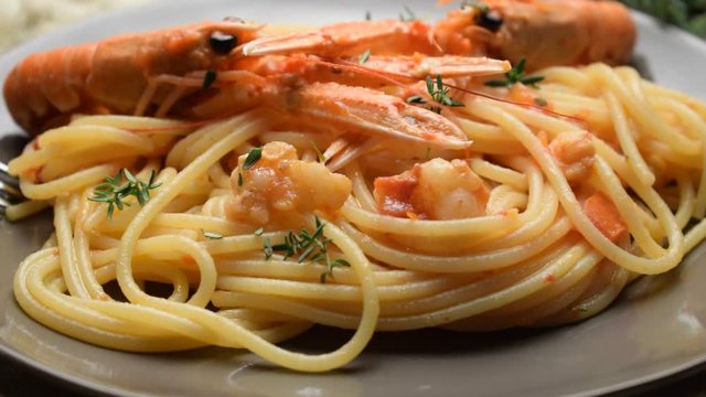 Spaghetti ai frutti di mare ft0204_0181 Pasta with seafood