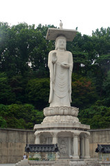 Fototapeta premium Buddhist temple in Seoul in summer