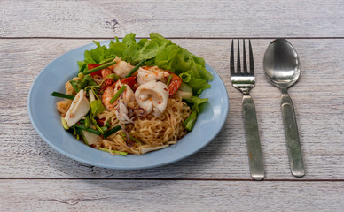 Spicy MaMa Noodles with Squid 