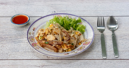 Large Noodles with Chicken