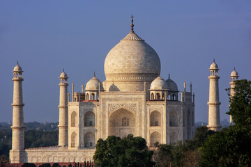 Fototapeta na wymiar View of Taj Mahal in Agra, Uttar Pradesh, India