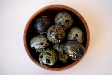 quail eggs in a bowl