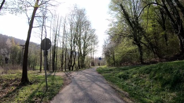 Fahrradtour im Frühling, Fahrradweg