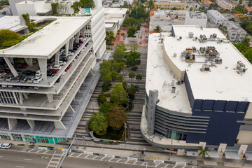 Fototapeta premium Miami Beach Lincoln Road shops closed observing social distancing order by president Trump shot with drone