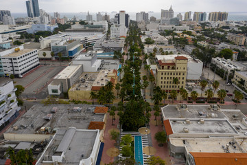 Miami Beach Lincoln Road shops closed observing social distancing order by president Trump shot...