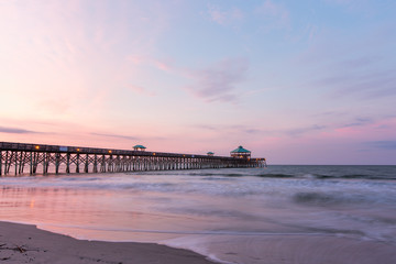 Obraz premium Folly Beach pier a sunrise