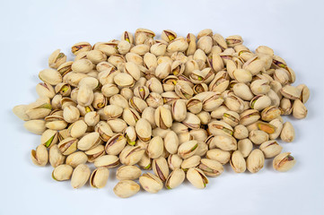 Salted and roasted pistachio nuts