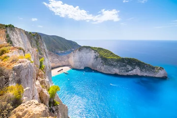 Crédence de cuisine en verre imprimé Plage de Navagio, Zakynthos, Grèce Beautiful summer day on Navagio Beach and Shipwreck bay view point - Zakynthos, Ionian Islands - Greece