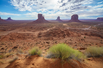 the scenic drive in the monument valley, usa