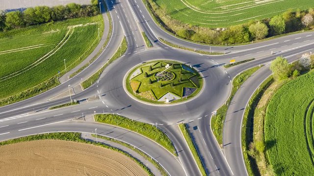 Vorfahrtsstrasse Bilder Durchsuchen 4,217 Archivfotos,