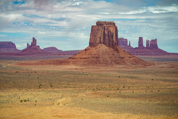 the scenic drive in the monument valley, usa
