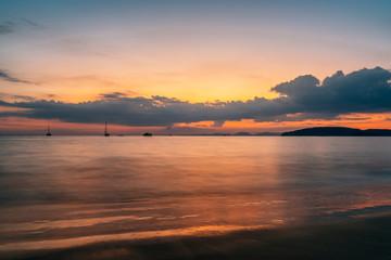 Obraz premium Sunset over Ao Nang Beach, Krabi Province, Thailand, South East Asia