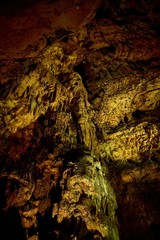 秋芳洞内で見た鍾乳石が創る不気味な情景＠山口