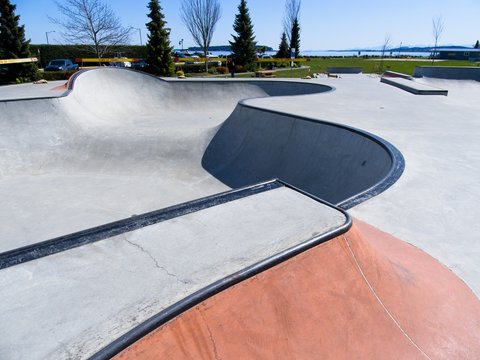 Skateboarding rink in Sidney BC boarded up by town to prevent spread of infection
