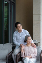 Obraz premium An Asian elderly couple