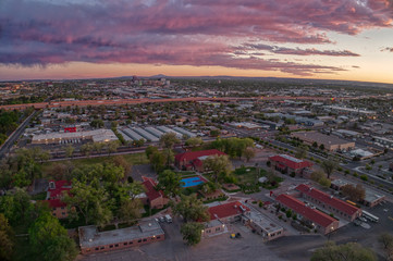 Fototapeta premium Aerial View of Albuquerque, New Mexico at Sunset