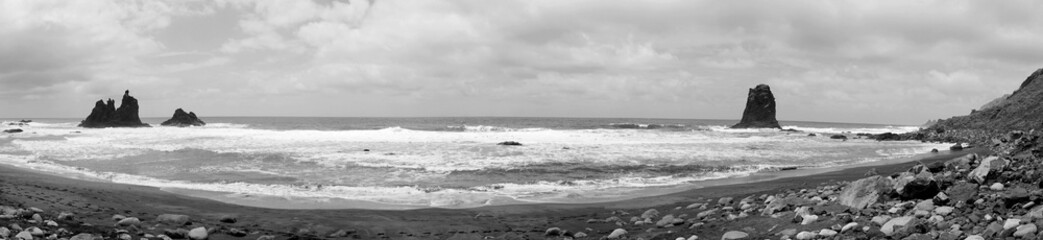 Strand Panorama mir Felsen Teneriffa