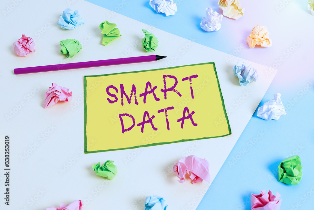 Aufkleber writing note showing smart data. business concept for digital information that is formatted for furt