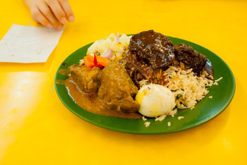 ナシカンダー：マレーシアのローカルフード：東南アジア