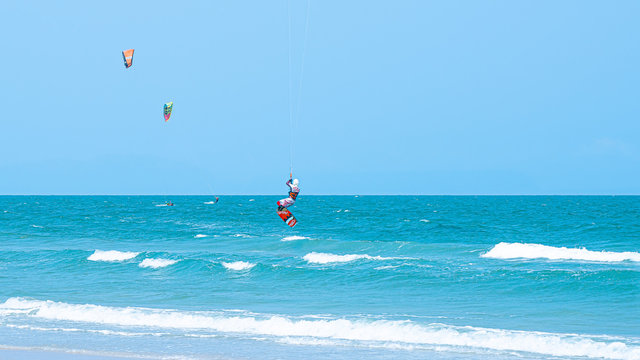 Kitesurfing Thailand Hua hin on a Sunny day