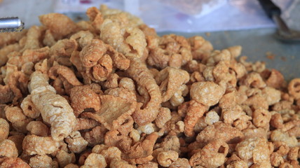 There are many crispy chicken.