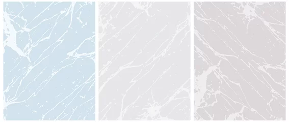 Papier Peint photo Autocollant Marbre Ensemble de 3 mises en page de vecteur de marbre abstrait délicat. Lignes irrégulières blanc cassé sur fond bleu et gris. 2 nuances de gris différentes. Art de style de pierre de marbre doux. Ensemble vierge de couleur pastel.