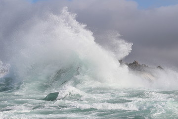 Waves crashing on rocks 