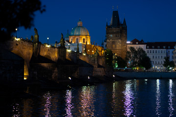 punte, sevilla,viena,carlos,slamanca,rio,noche,luz,color,azul,feria,