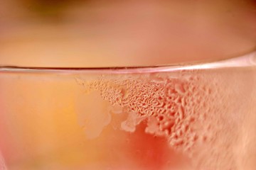 Wet a glass of juice grapefruit