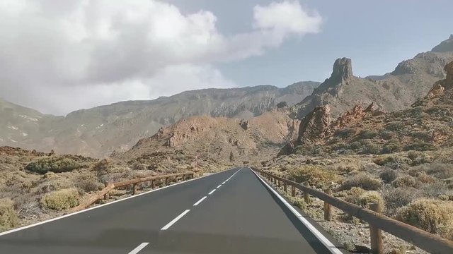 Espagne, Tenerife, parc national du Teide,  la route TF21 qui traverse la Caldeira