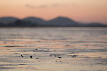Playa española en atardecer