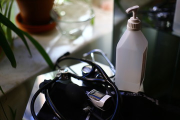 Blood pressure meter, pulse oximeter and stethoscope