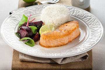 fish steak with vegetables and beetroot