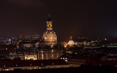 Fototapeta na wymiar Dresden city, night, frauenkirche, citron, saxony, germany