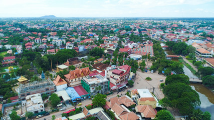 Fototapeta na wymiar Ville de Siem Reap au Cambodge vue du ciel