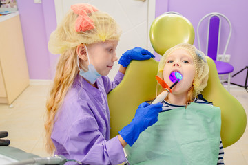 Children play in dentists office