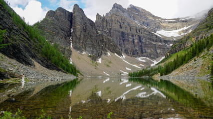 Obraz premium Lake Agnes beim Lake Louise - Banff Nationalpark Kanada