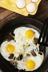 Scrambled eggs with mushrooms and onions macro